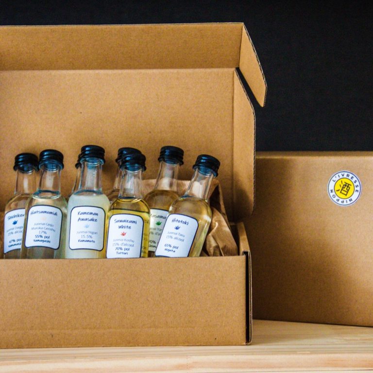 Kit d'échantillonnage de sakés adapté à la formation en ligne